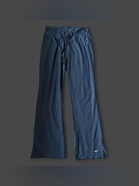 Nike navy blue flared leggings size: medium #leggings #activewear #fitness